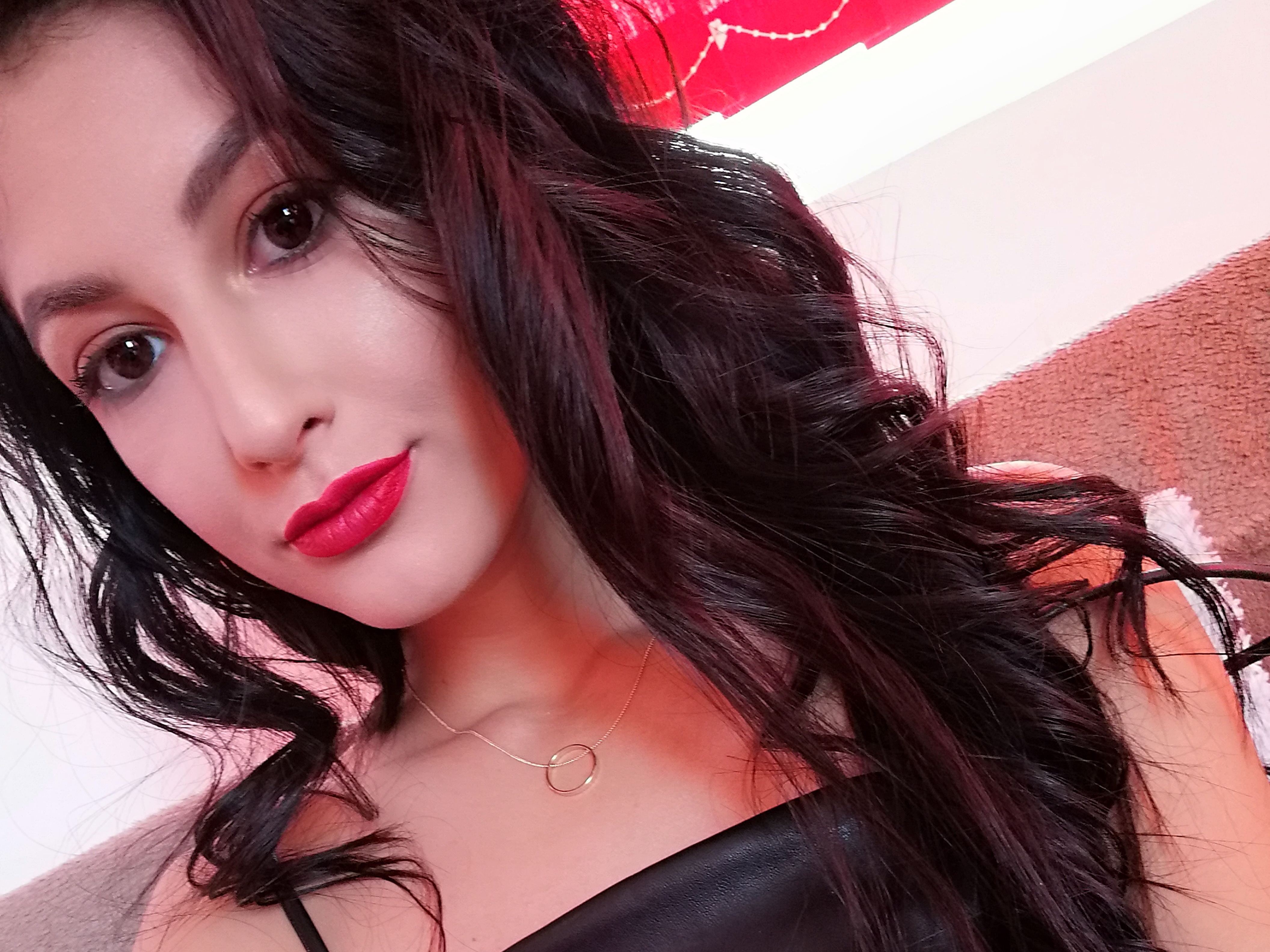 MayaGinger Profilbild des Cam-Modells 