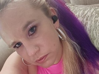 Pinkndpretty cam model profile picture 