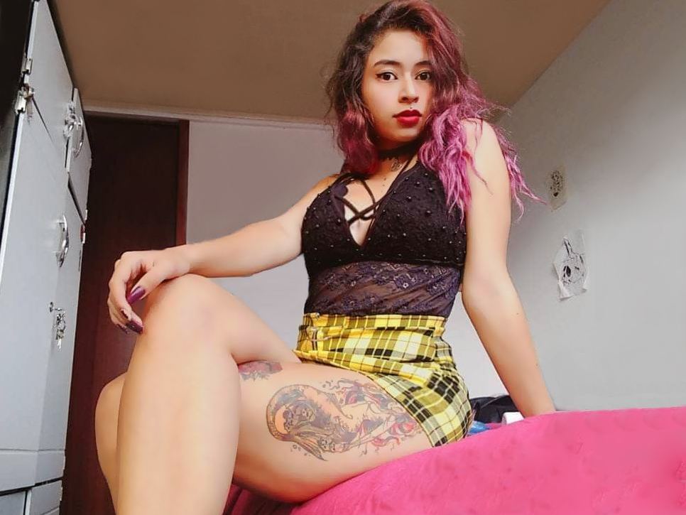Alina_Mills profilbild på webbkameramodell 