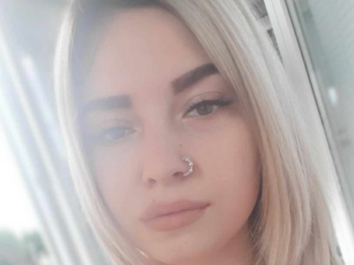 MiaWallaceZ profilbild på webbkameramodell 