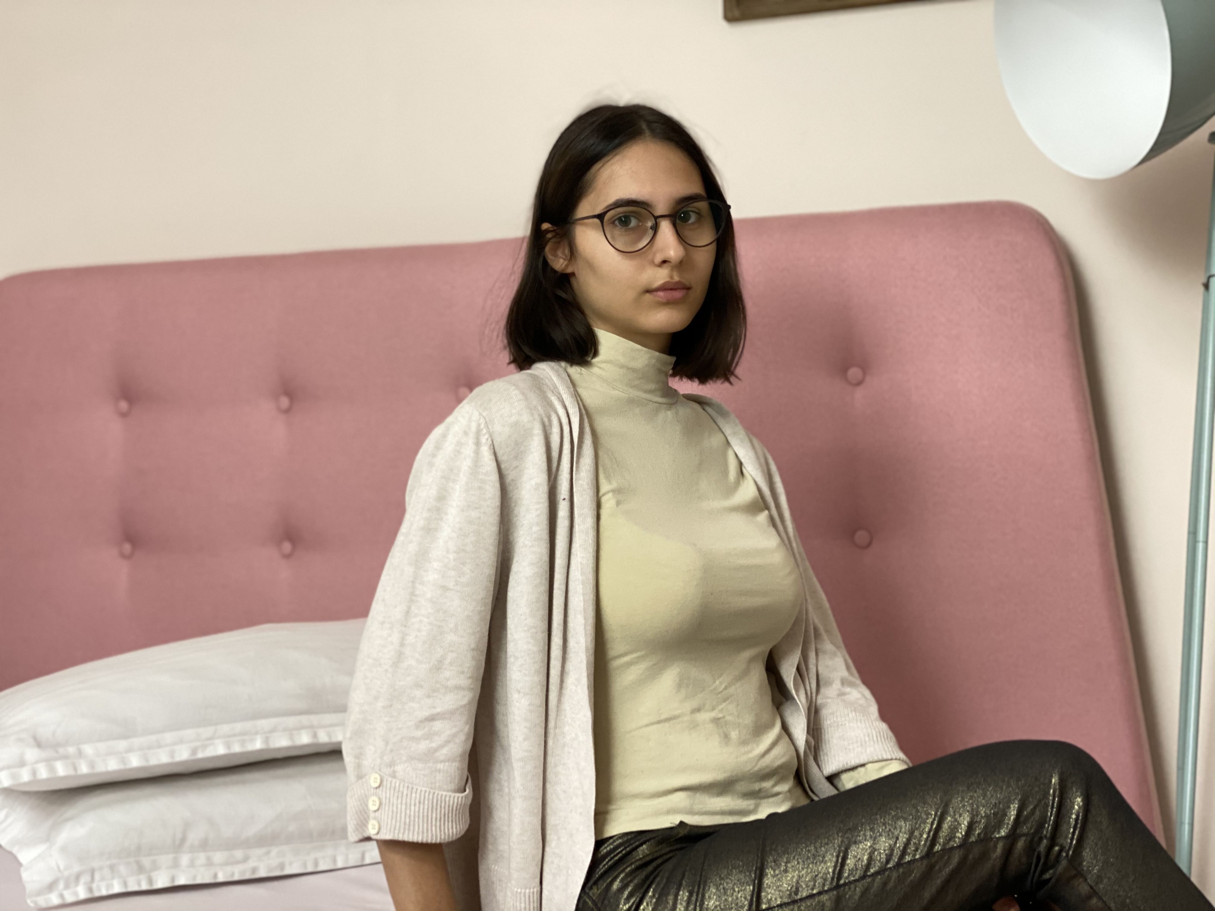 REBEKAA profilbild på webbkameramodell 