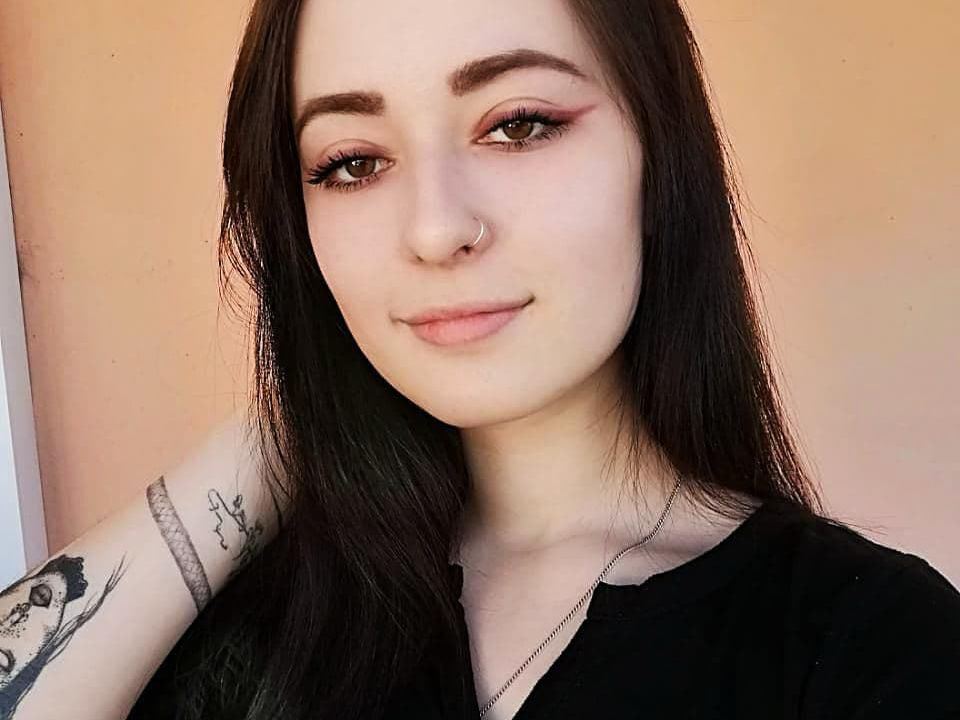 liana_evans Profilbild des Cam-Modells 