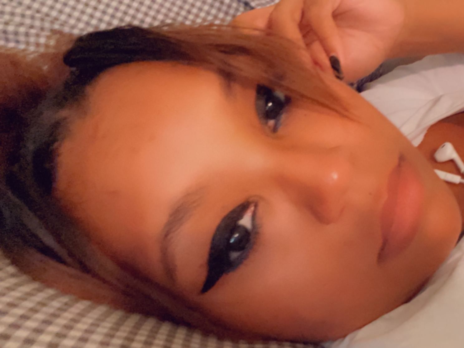 CherryCherry26 profilbild på webbkameramodell 