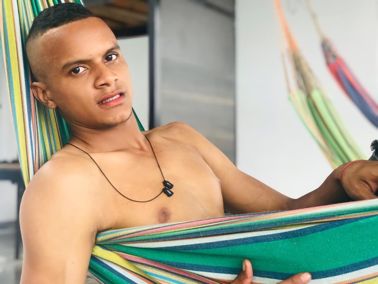 Image de profil du modèle de webcam Enrique_Ruiz