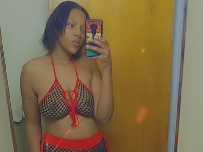 Image de profil du modèle de webcam Lilly_K