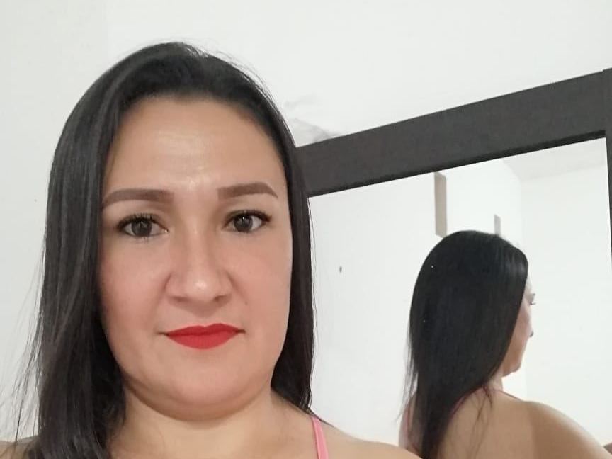 LauraRobinson immagine del profilo del modello di cam