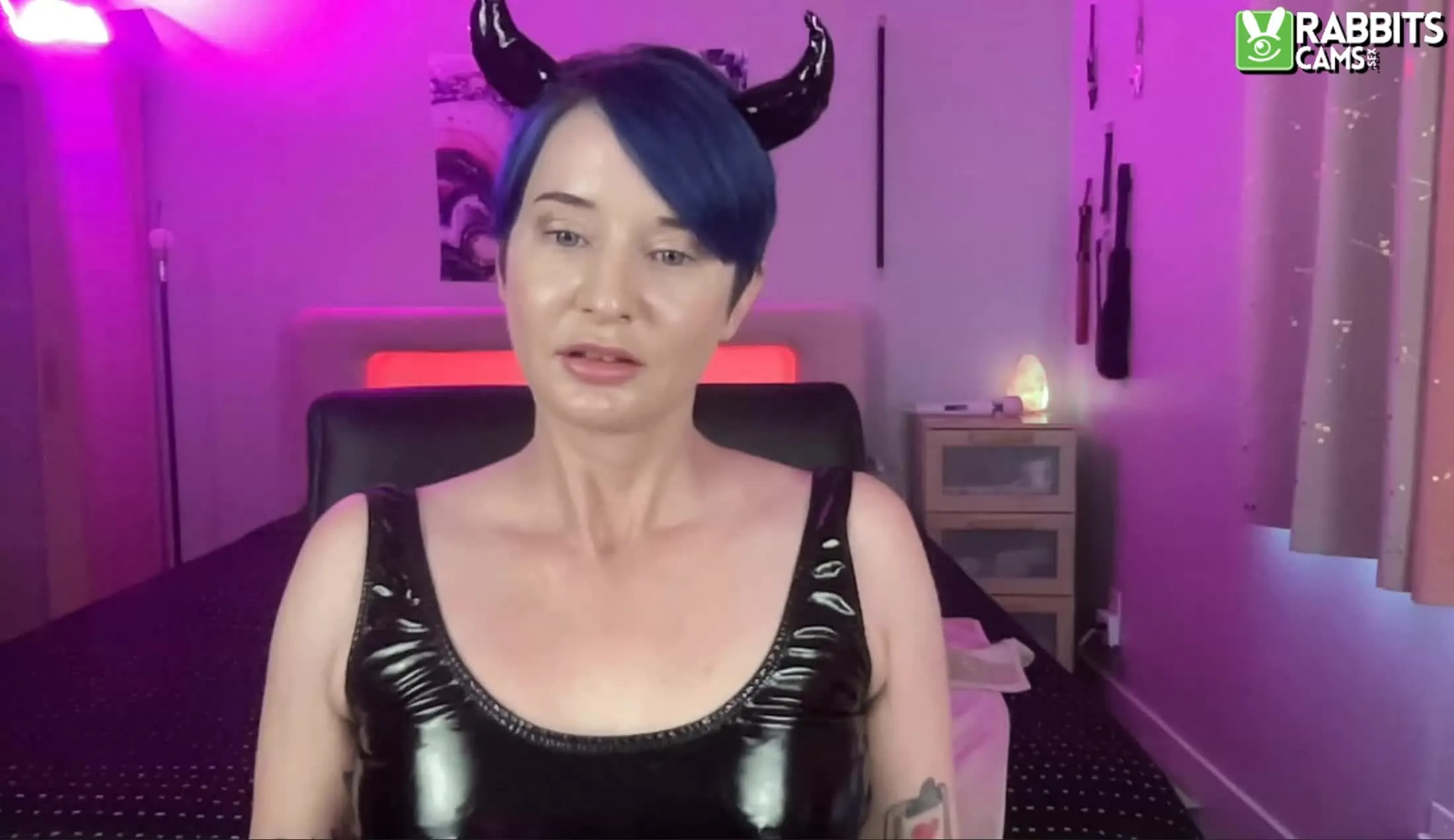 Performer DominaDentata Video 1