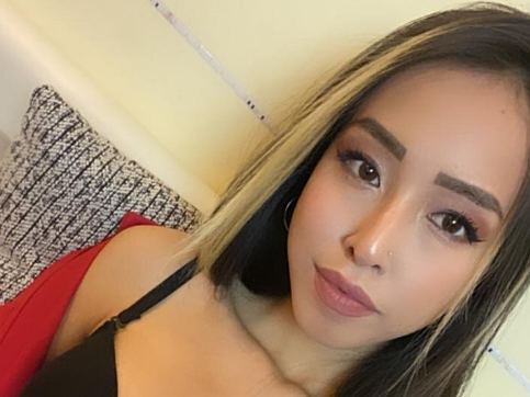Image de profil du modèle de webcam naomi_lay
