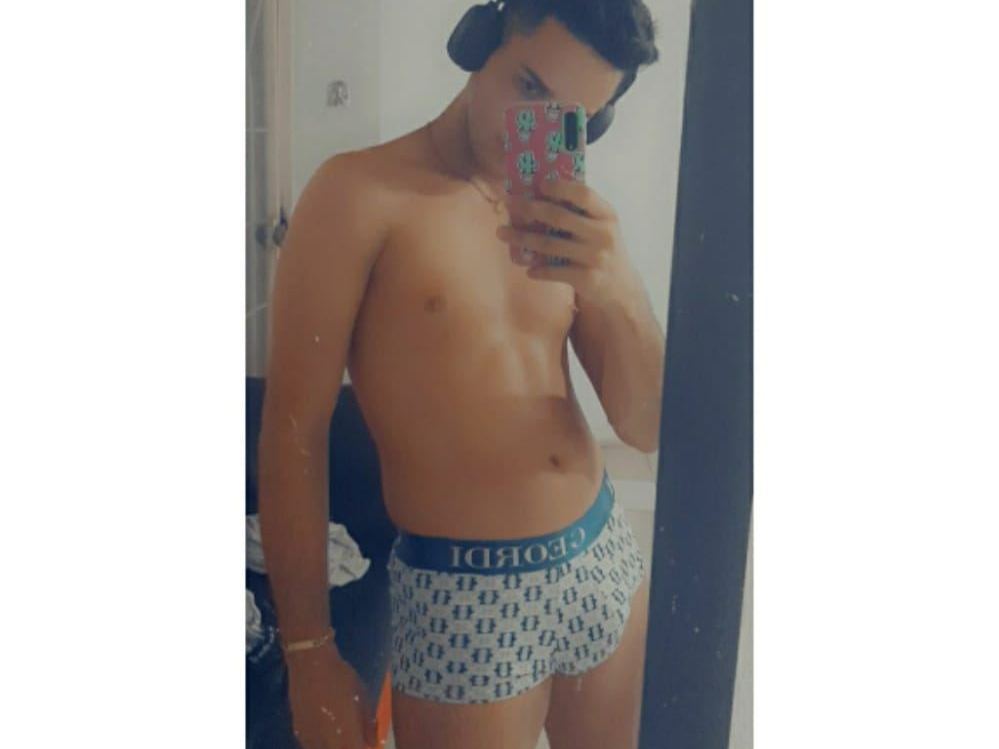 Image de profil du modèle de webcam Luis_Hot56