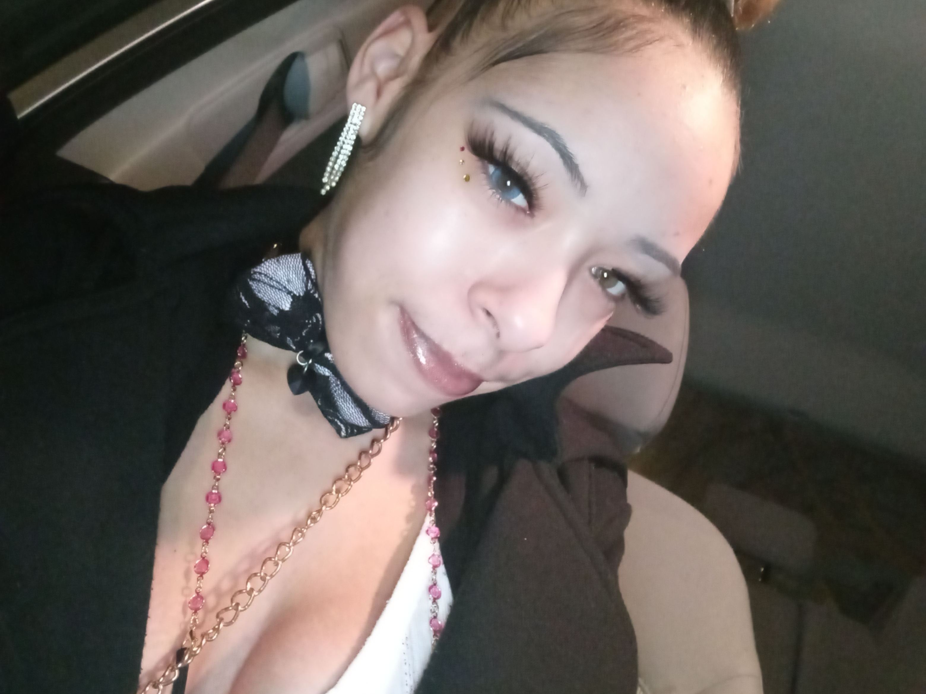 Imagen de perfil de modelo de cámara web de GoldenBabii