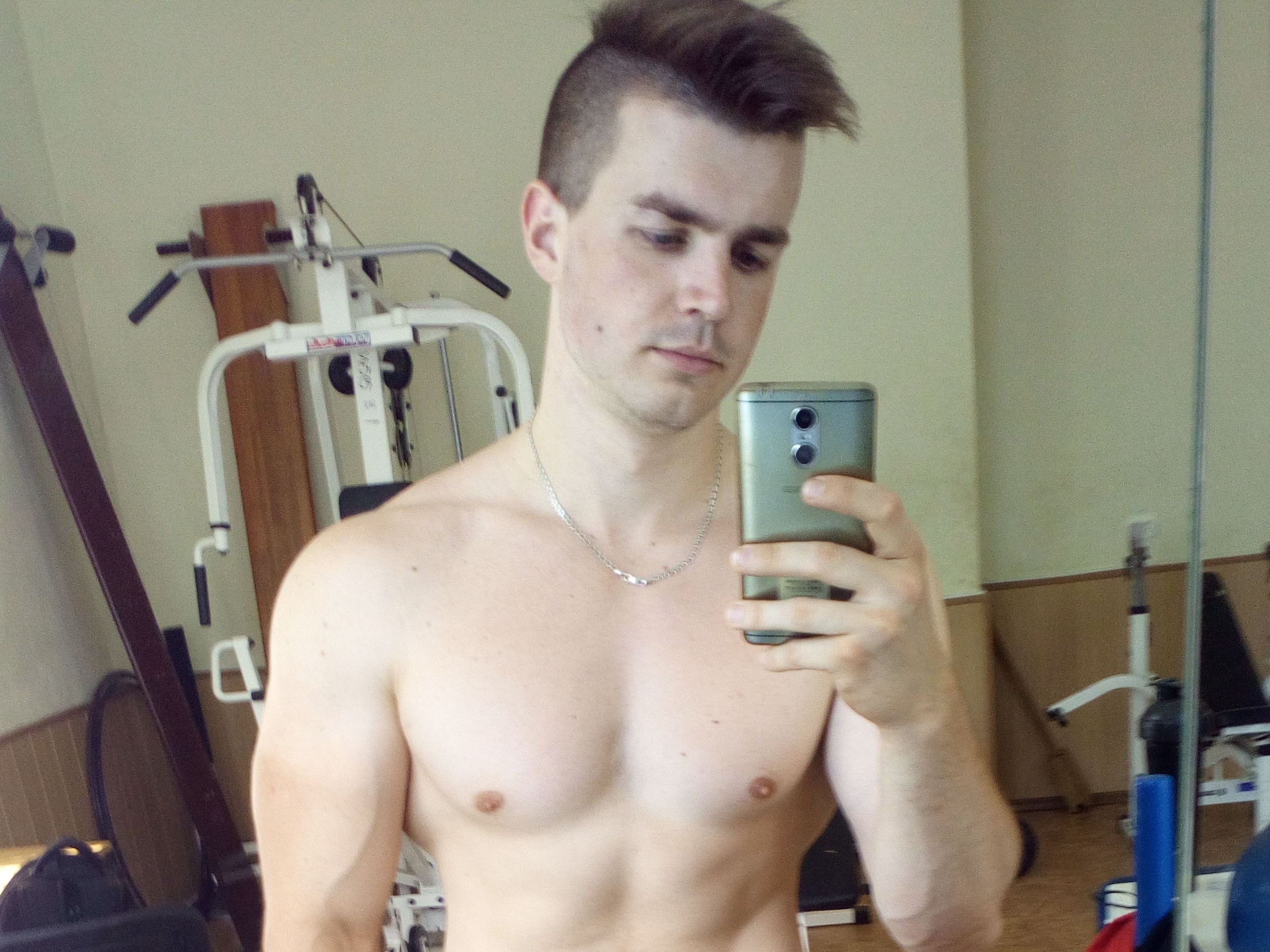 Robinmoore cam model profile picture 