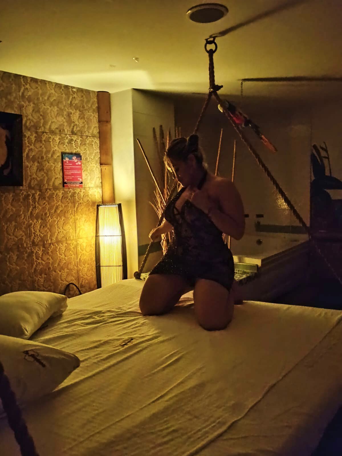 Performer Andrea18x Photo 9