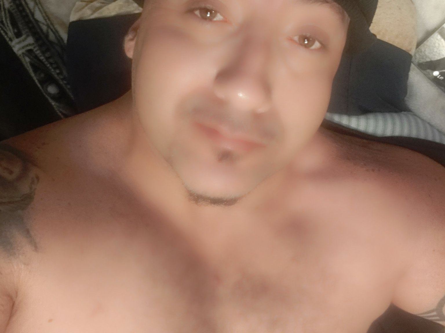Image de profil du modèle de webcam hornyhumper77
