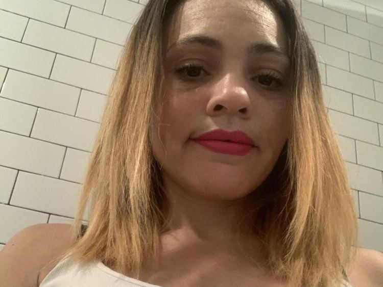 Foto de perfil de modelo de webcam de Reinaortiz 