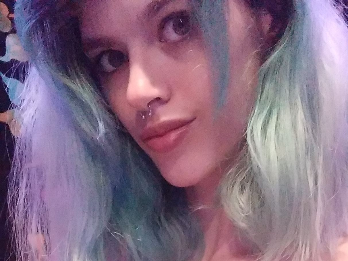 SubmissiveGothGirl cam model profile picture 