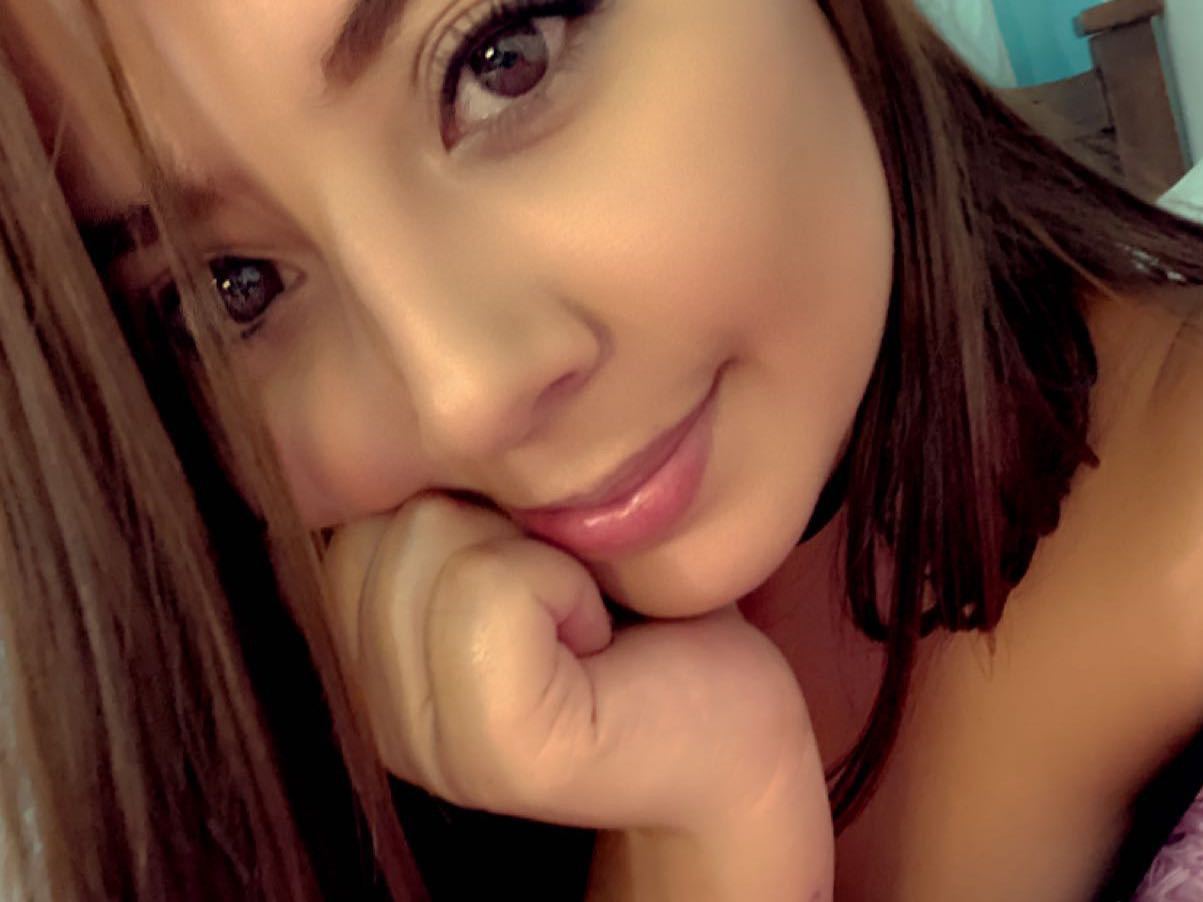 Image de profil du modèle de webcam Emily_bakerx