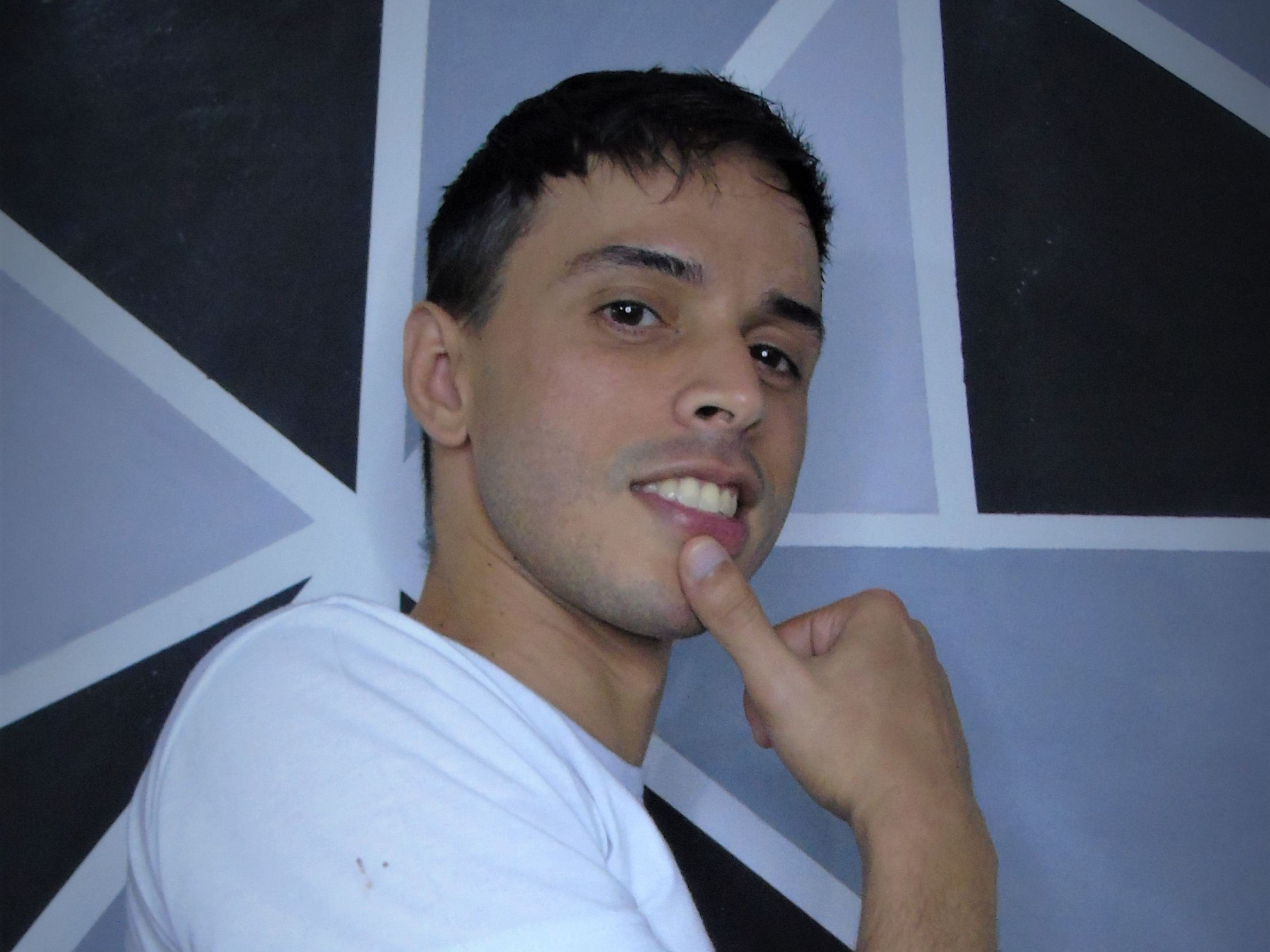 Image de profil du modèle de webcam raseil_hot