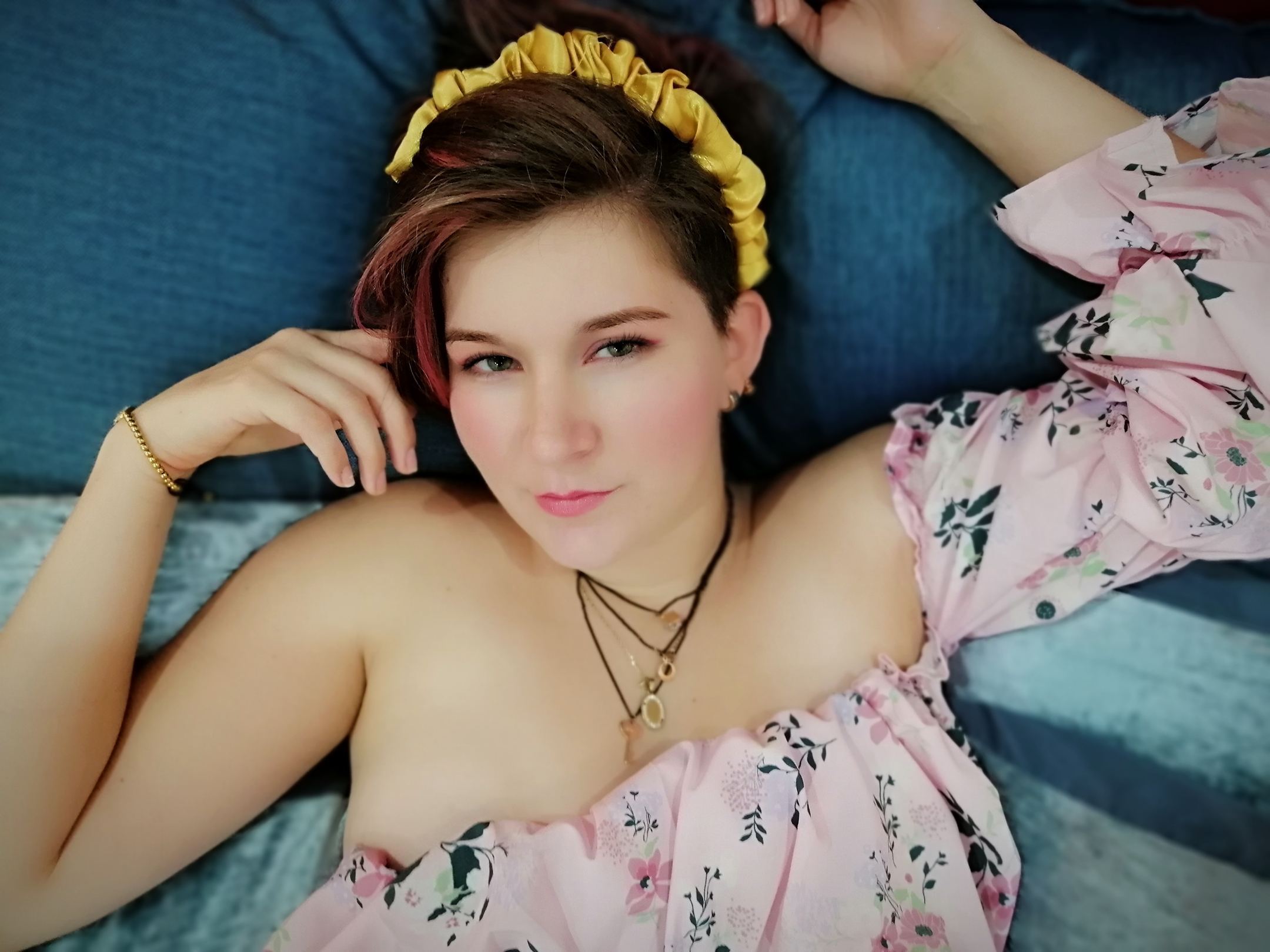 Holly_bunnyy immagine del profilo del modello di cam