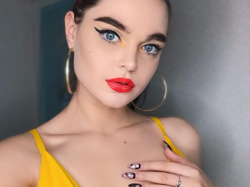 Imagen de perfil de modelo de cámara web de Lily_Coy