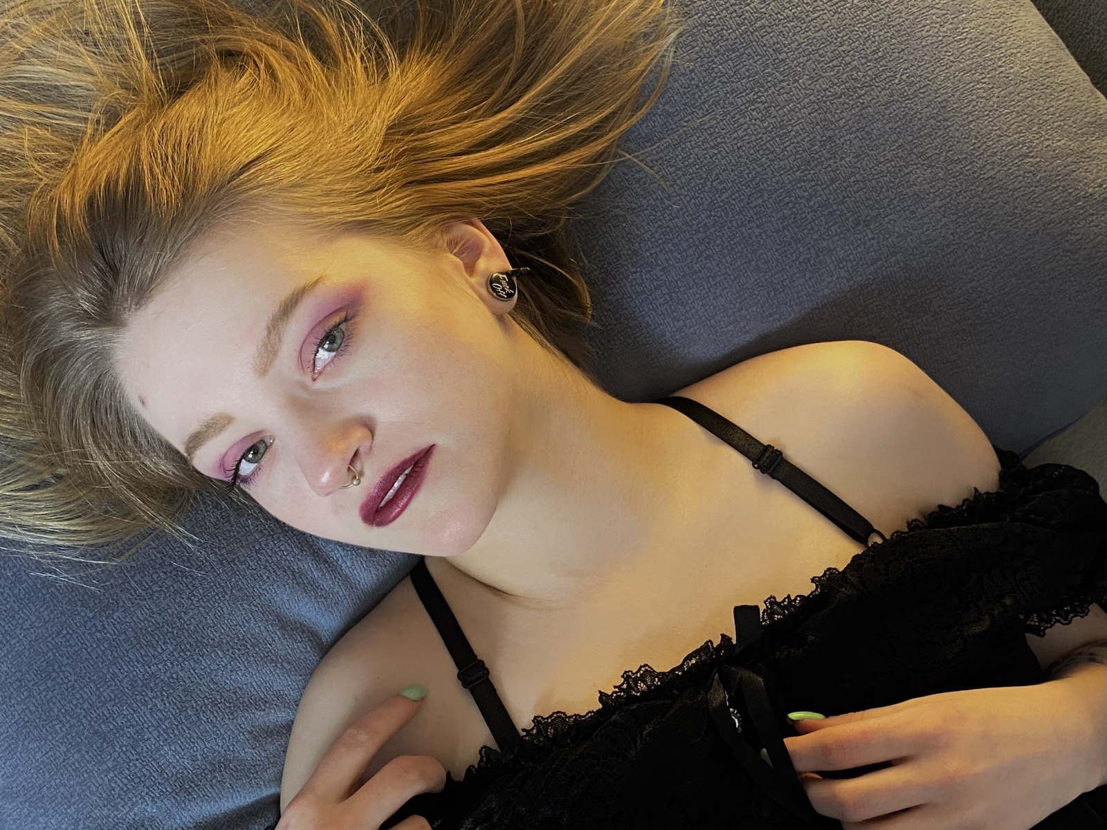Imagen de perfil de modelo de cámara web de LILY_ELLINGTON