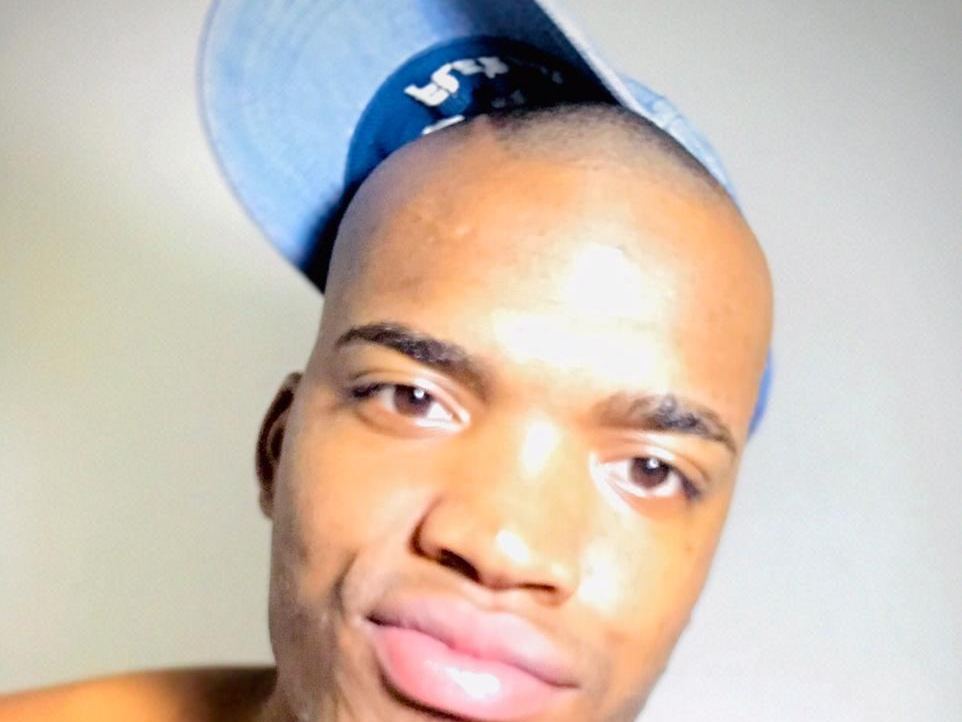 Image de profil du modèle de webcam LatinBlackCock18