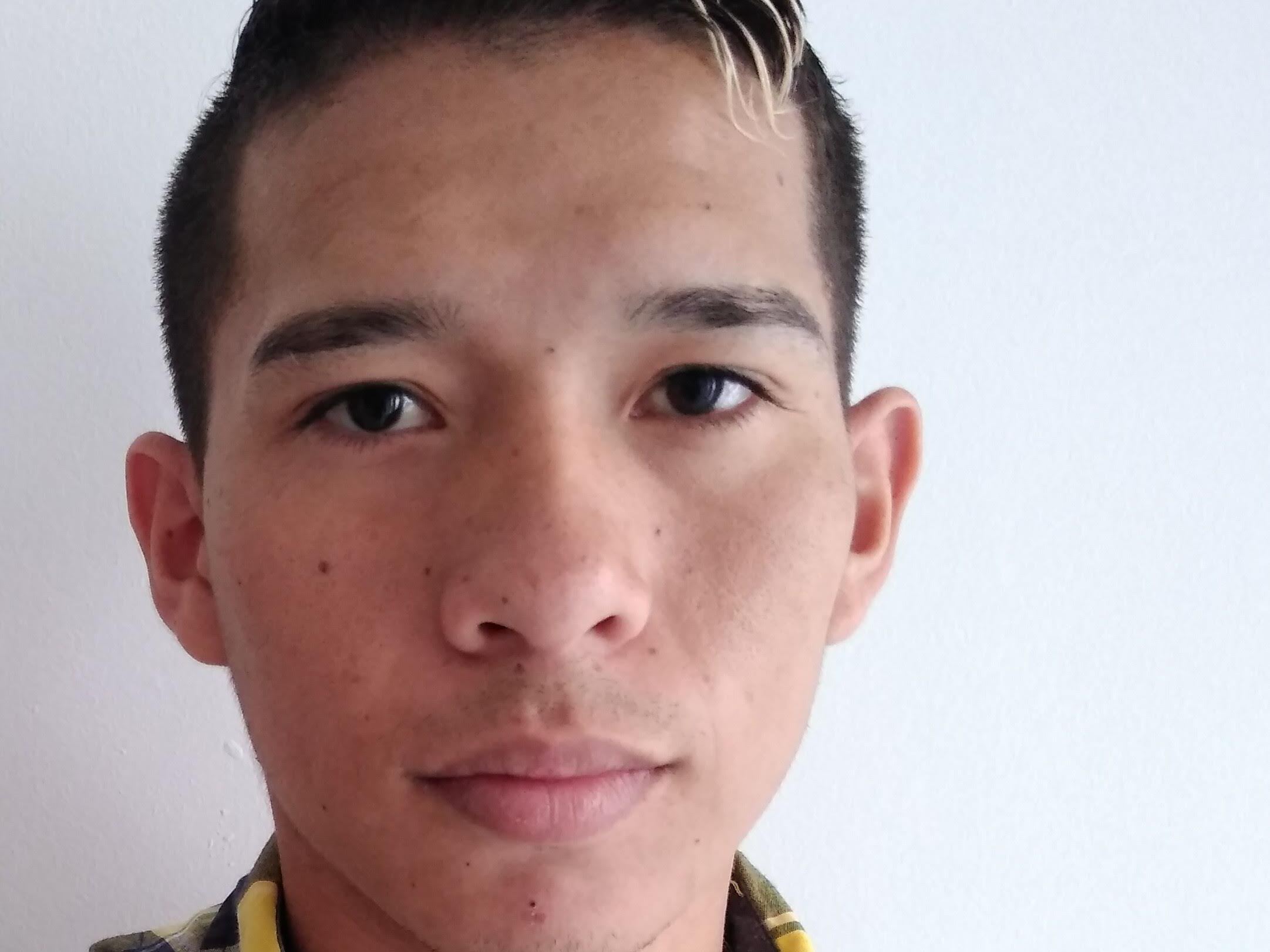 Image de profil du modèle de webcam Aaroncolom