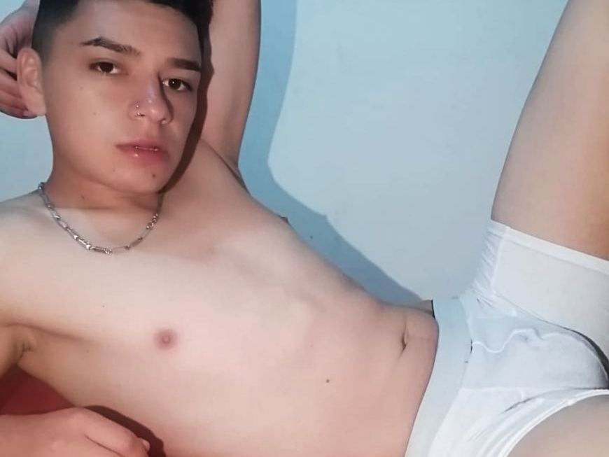 Eric_wear cam model profile picture 