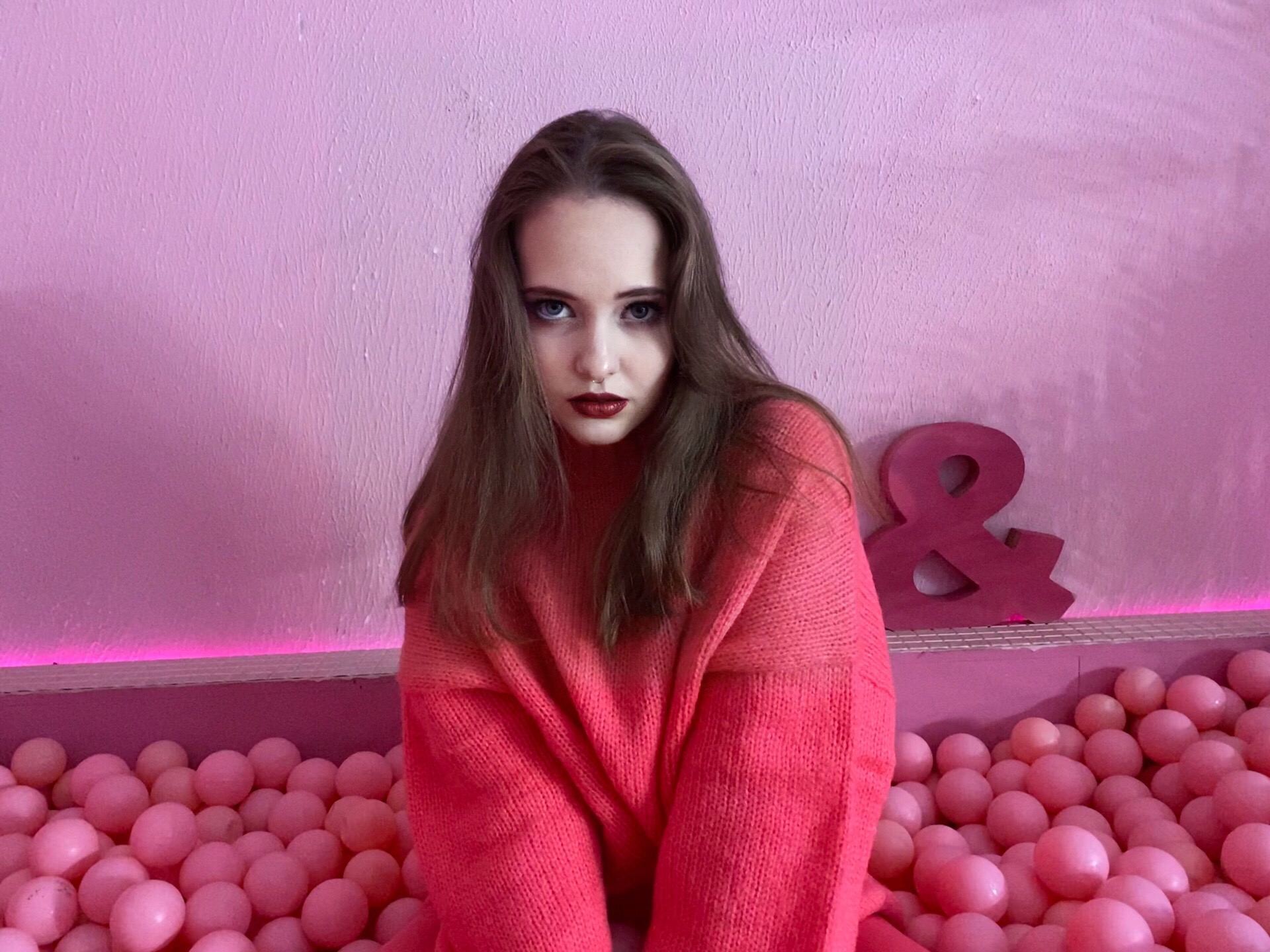 Image de profil du modèle de webcam neoncherrypie
