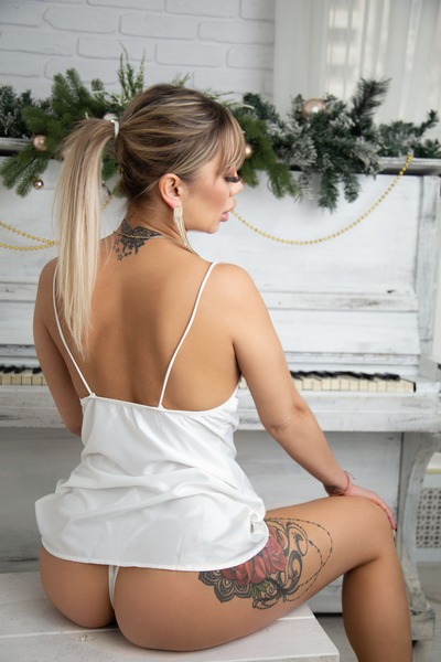 Interprete AshleTartt Foto 2