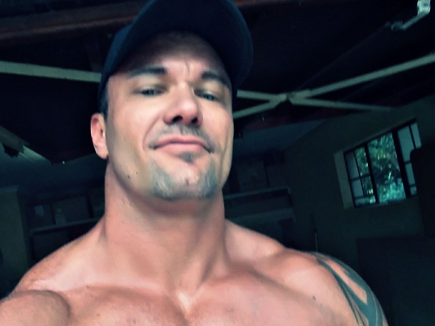 Imagen de perfil de modelo de cámara web de MagesticMike