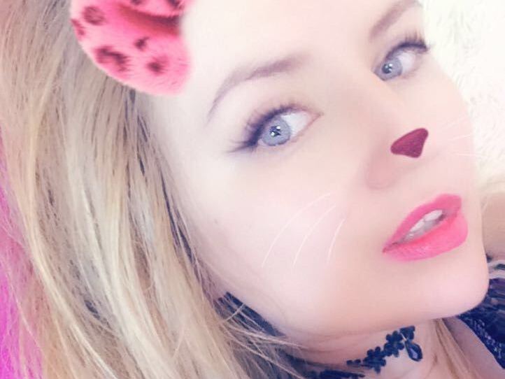 Imagen de perfil de modelo de cámara web de MilenaLove18
