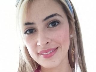 April_freck cam model profile picture