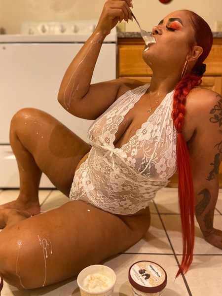 Artist RicaWitDaThighs Foto 3