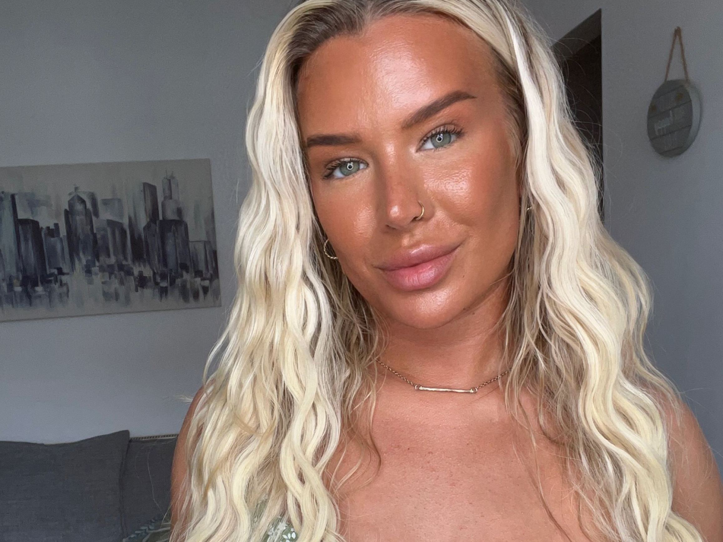 Profilbilde av Alexia_Lee webkamera modell