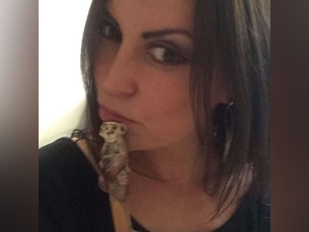 Imagen de perfil de modelo de cámara web de EricaNiks