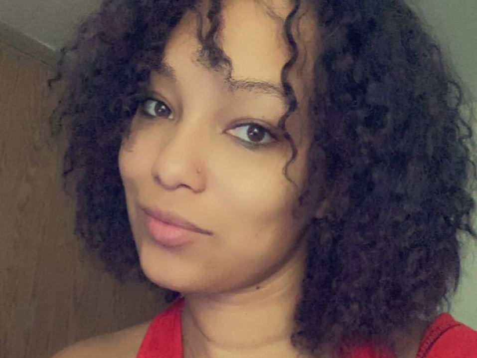 HoneyBeeLuv cam model profile picture 