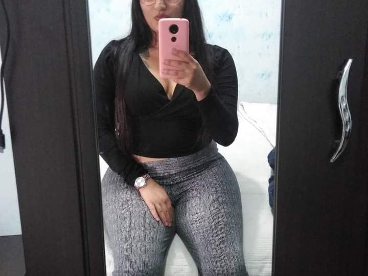Imagen de perfil de modelo de cámara web de alice_klost