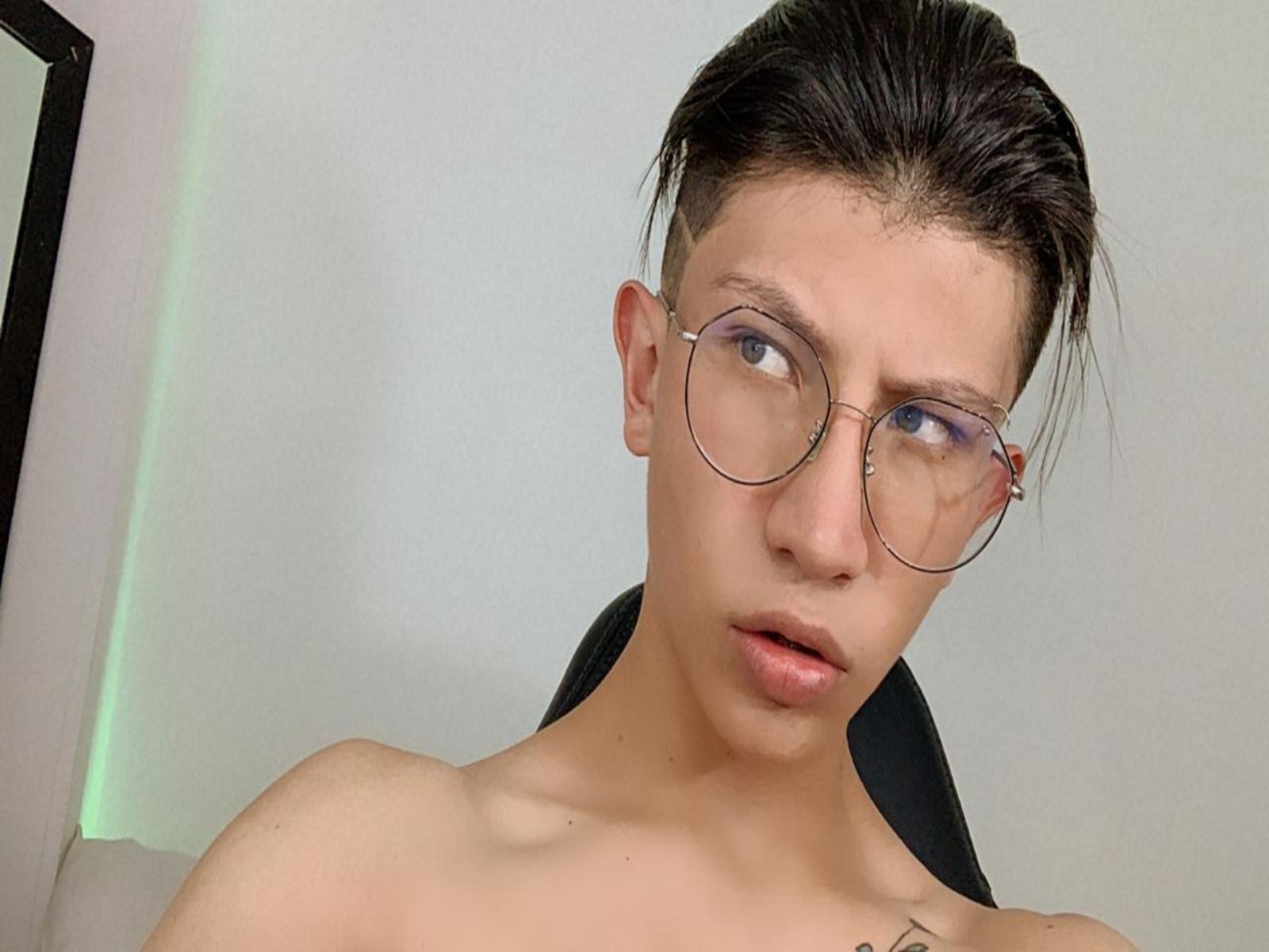 Yann_Ian cam model profile picture 