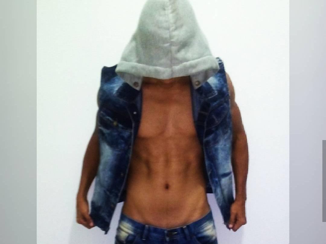 Image de profil du modèle de webcam DimitriJoness