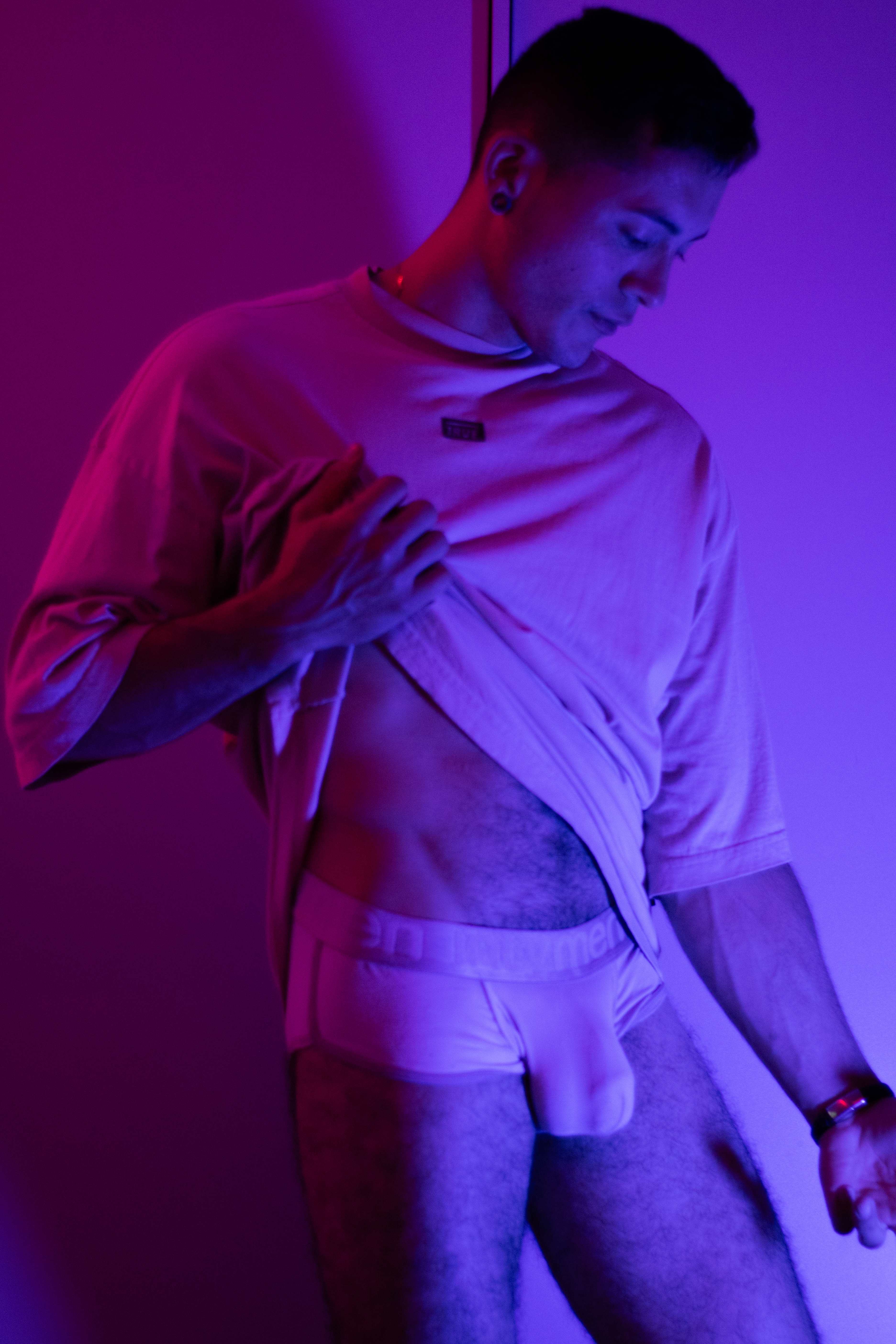 Performer AronMuller Photo 11