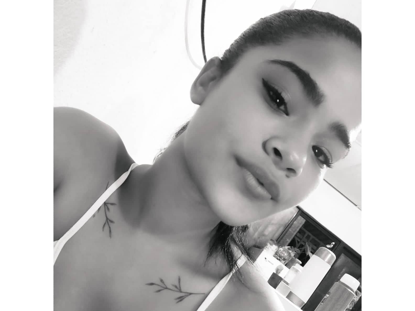 Image de profil du modèle de webcam the_sexy_black