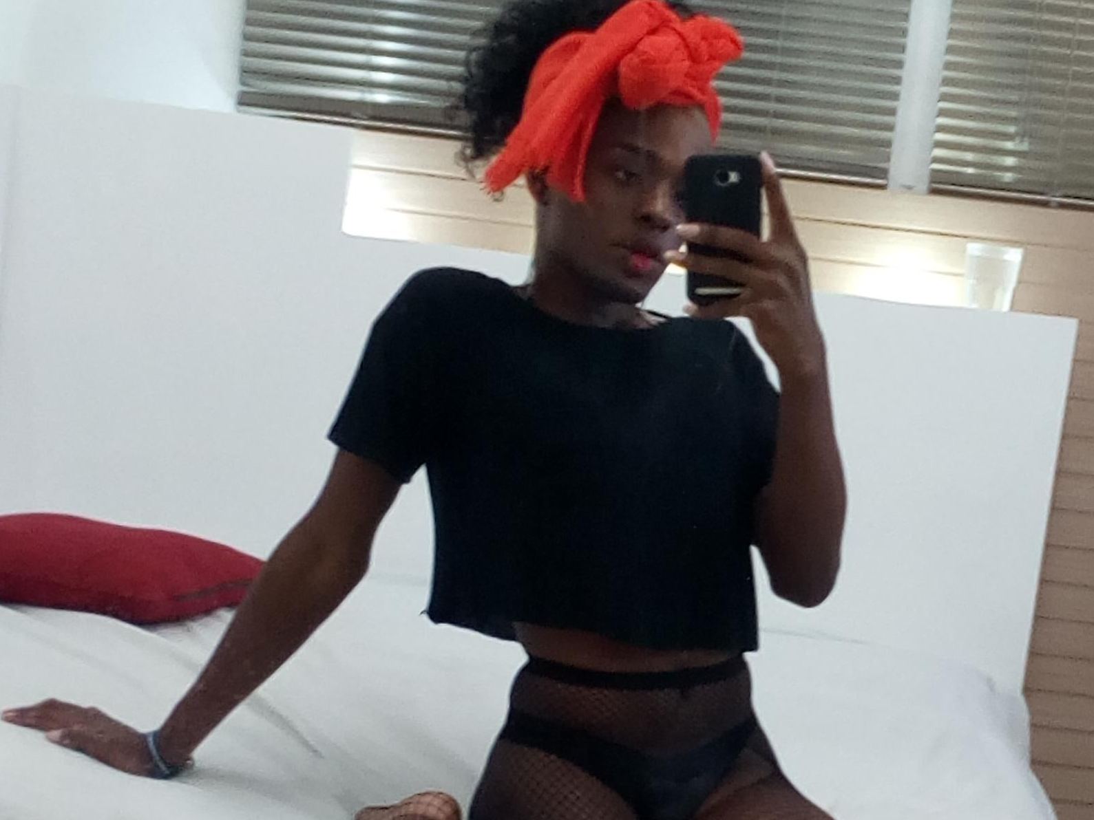 candy_love18 profilbild på webbkameramodell 