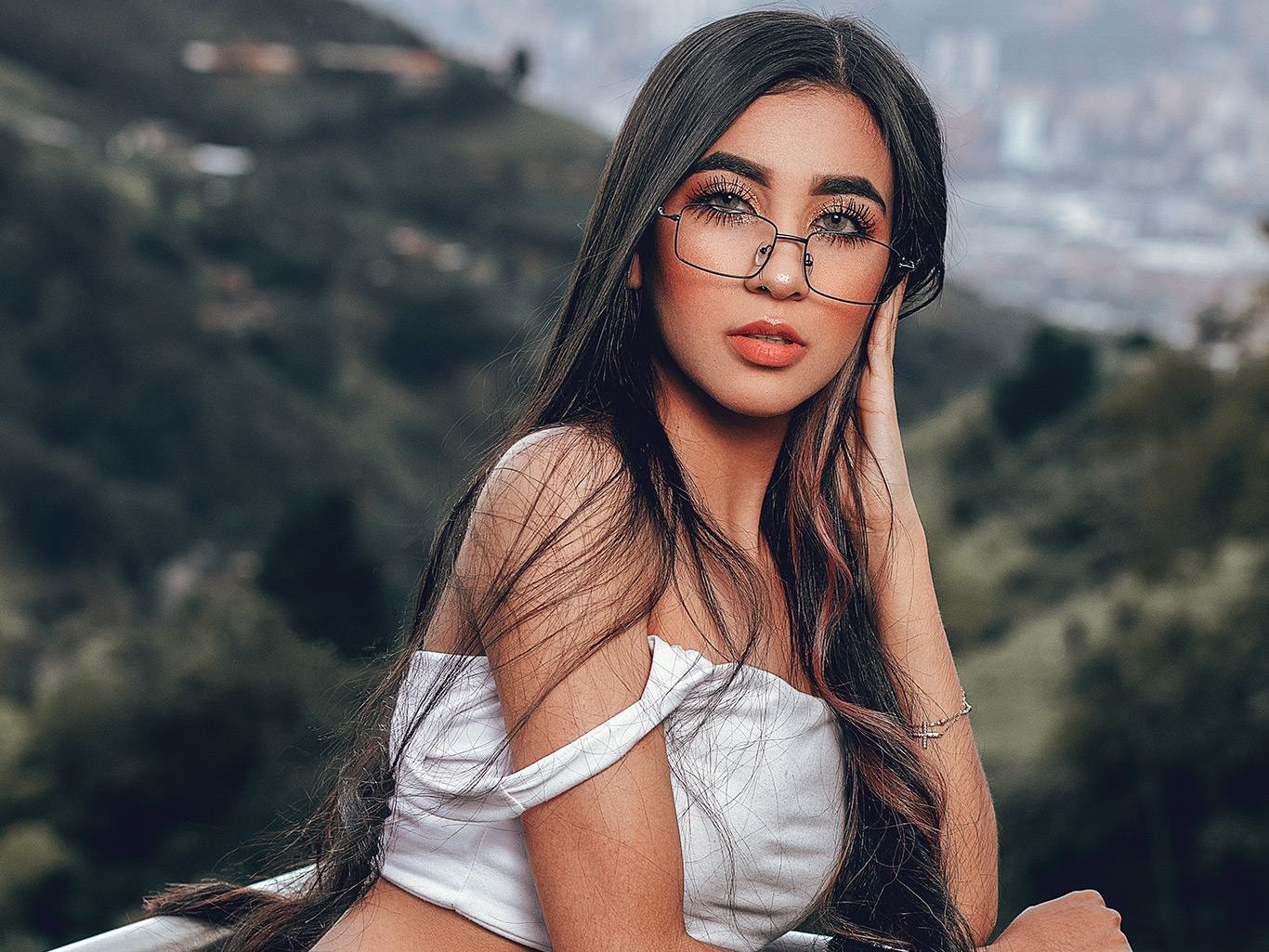 Imagen de perfil de modelo de cámara web de Chloe_Suarez