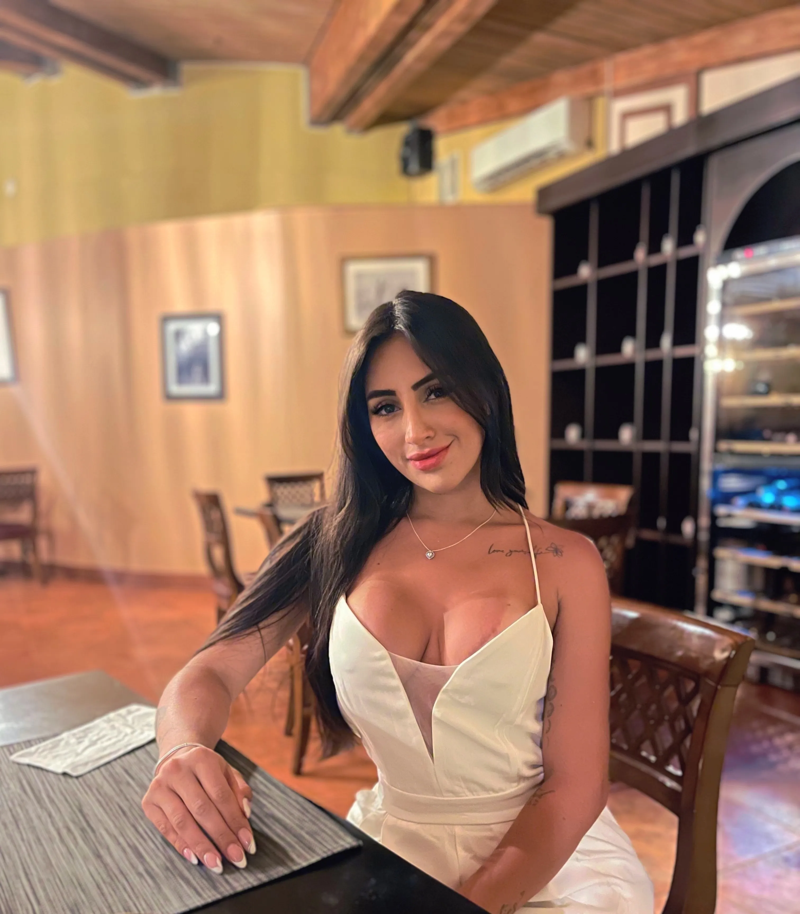 Artista Tara_Red Foto 1