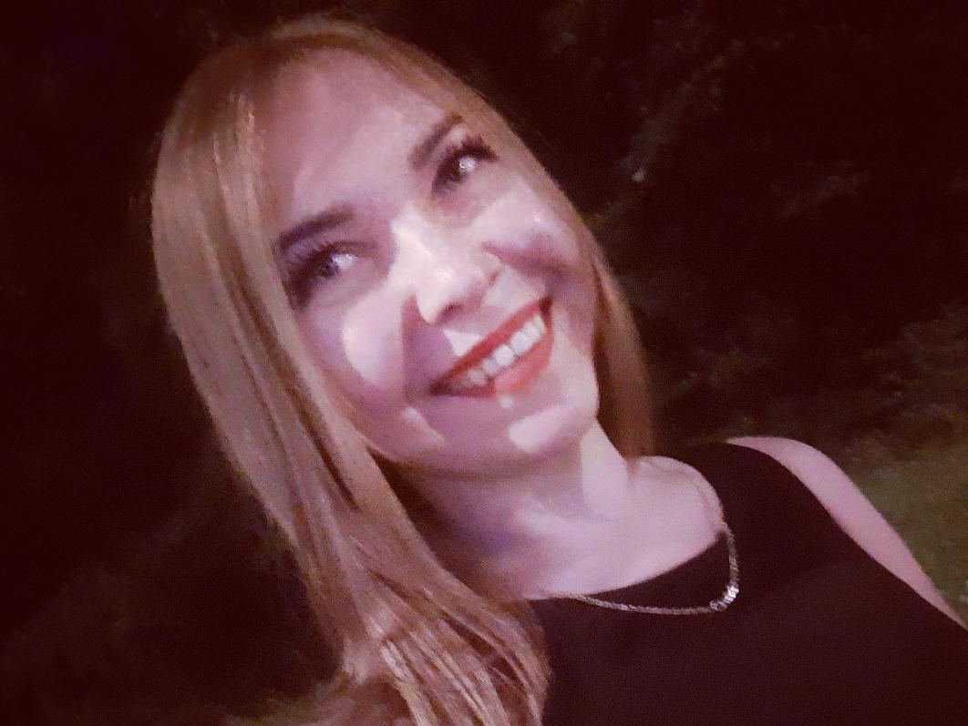 AgnesaMoon profielfoto van cam model 