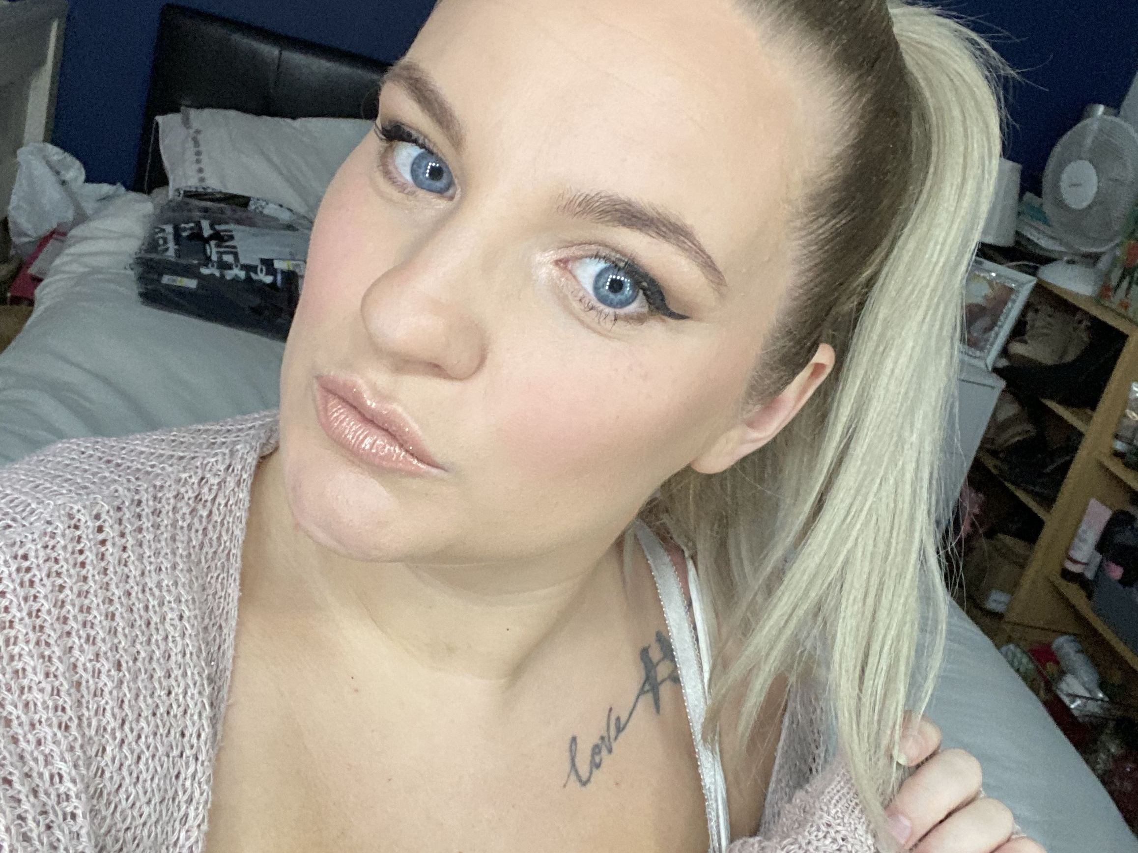 Itsallrosey profielfoto van cam model 