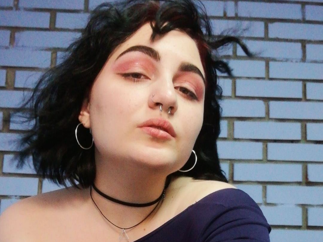 elizabeth768686 profilbild på webbkameramodell 