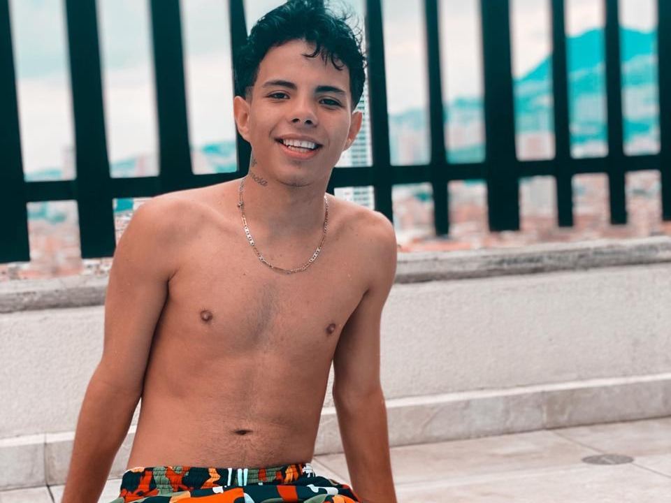 alesandro_sexx69 immagine del profilo del modello di cam
