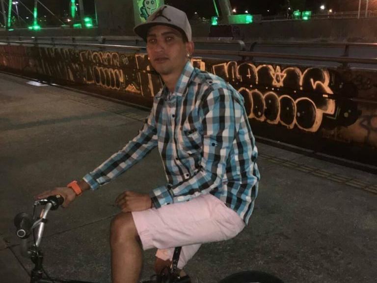 Imagen de perfil de modelo de cámara web de angel_scott