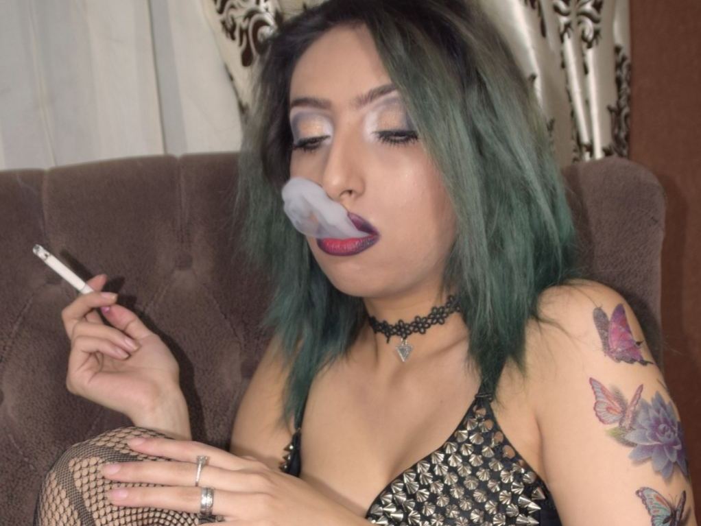 Image de profil du modèle de webcam Smokingqueen